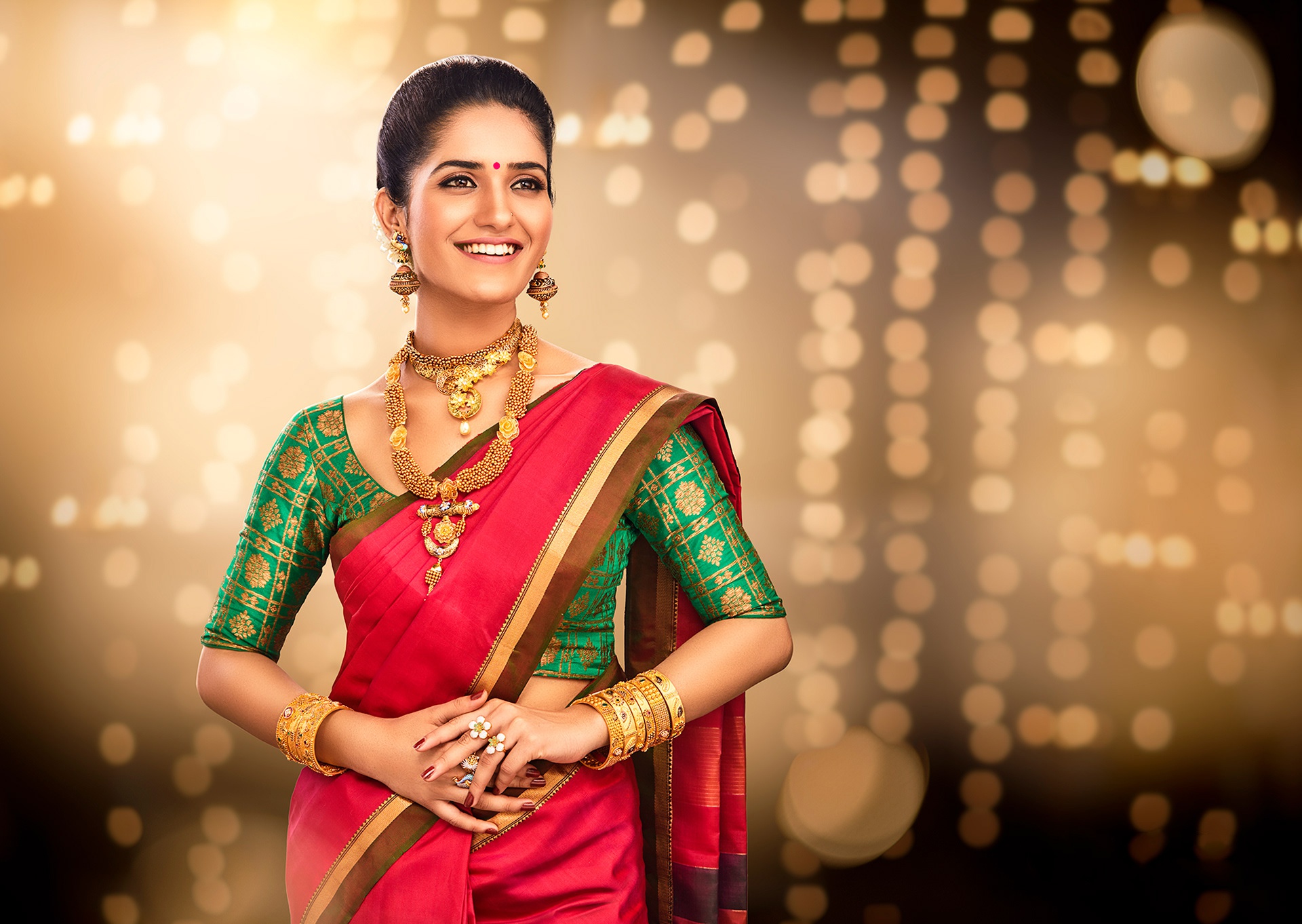 Premium Banarasi & Kanjivaram Sarees – COD & Fast Delivery Across India